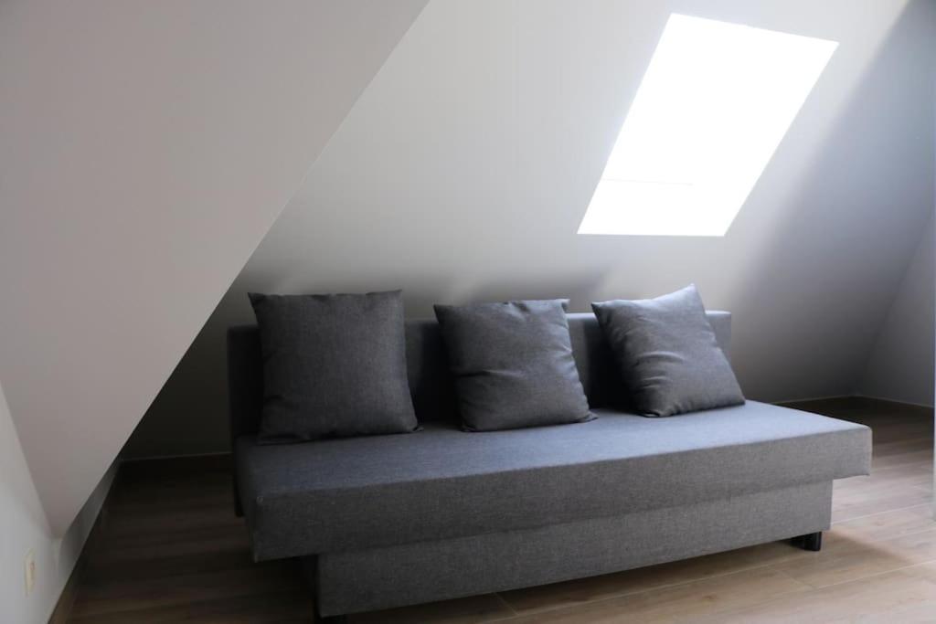 Momaison Charmant Landelijk Appartement Knesselare Exteriör bild